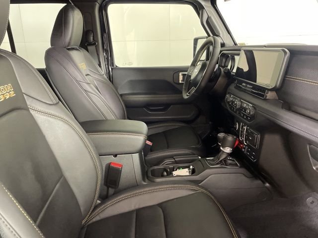 New 2025 Black Clear-Coat Exterior Paint Jeep Rubicon 392 image 13
