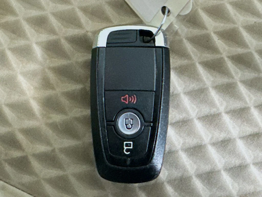 Used 2020 Black Ford SE image 34
