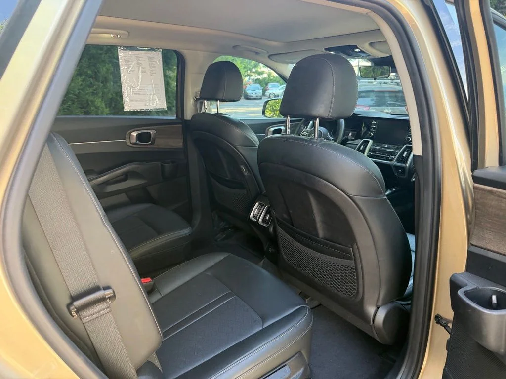 Used 2021 Crystal Beige Kia EX image 15