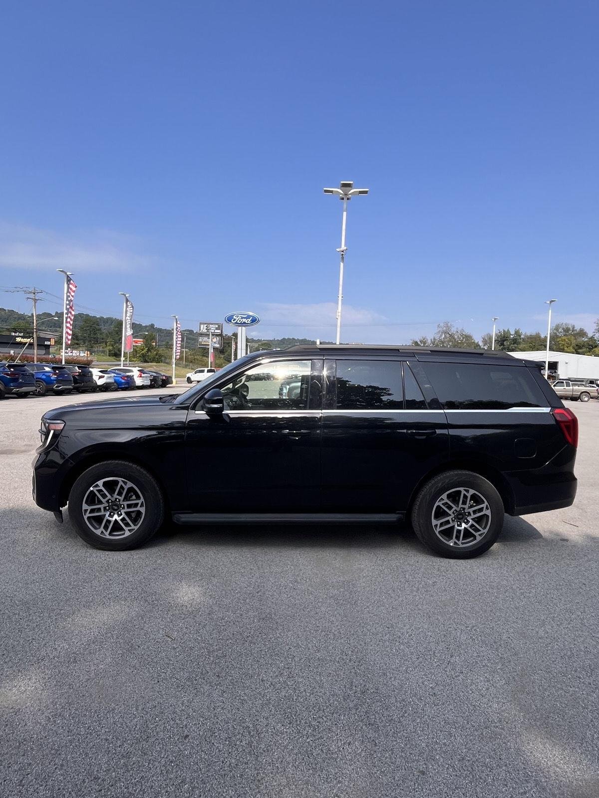 Used 2025 Agate Black Ford Active image 7
