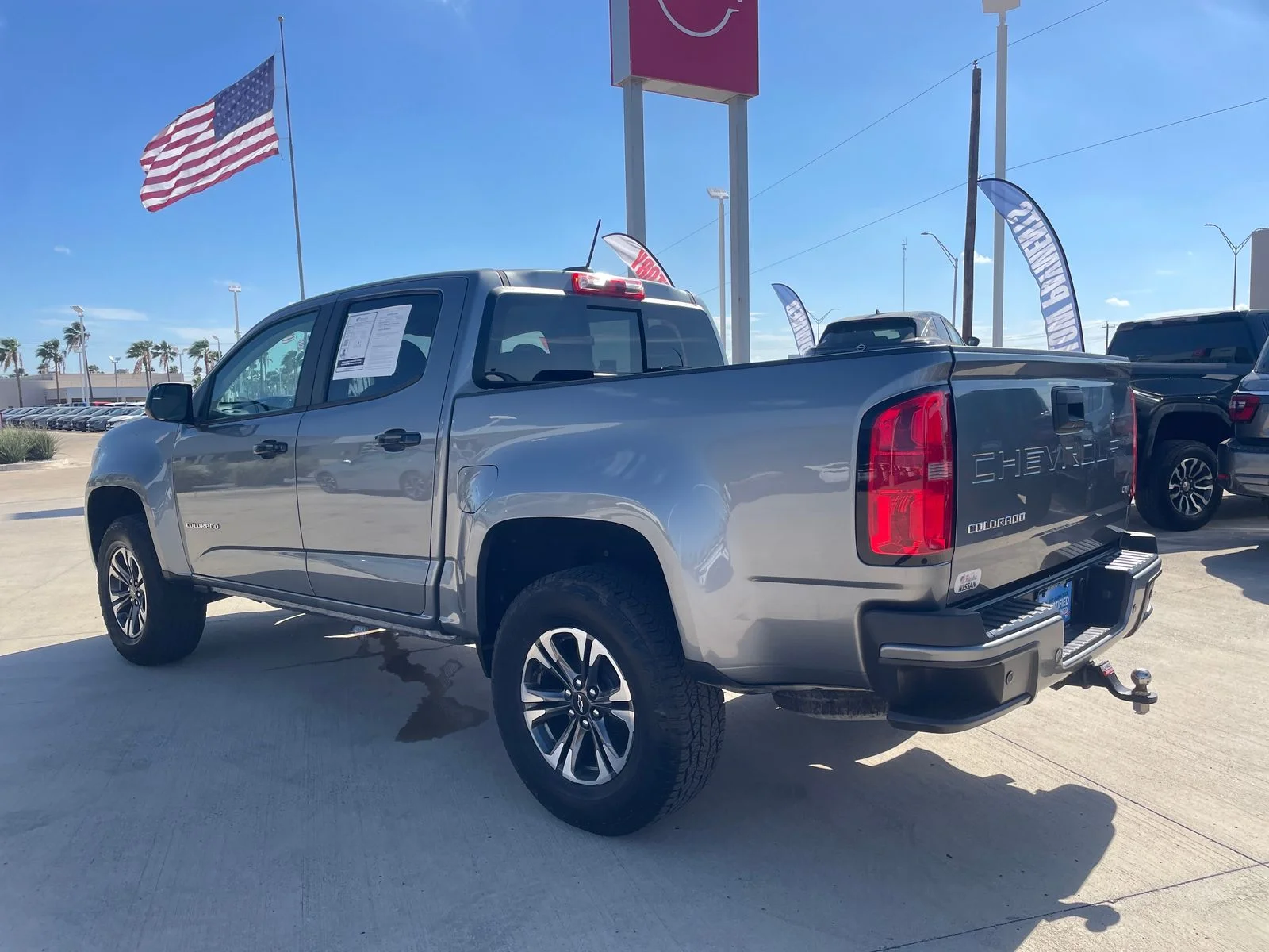Used 2021 Gray Chevrolet Z71 image 3