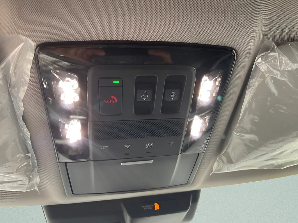 New 2026 Graphite Gray Mitsubishi SEL image 8