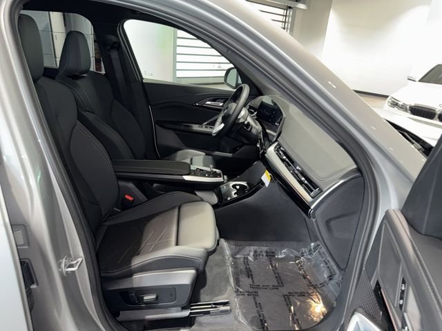New 2026 Space Silver Metallic BMW xDrive28i image 9