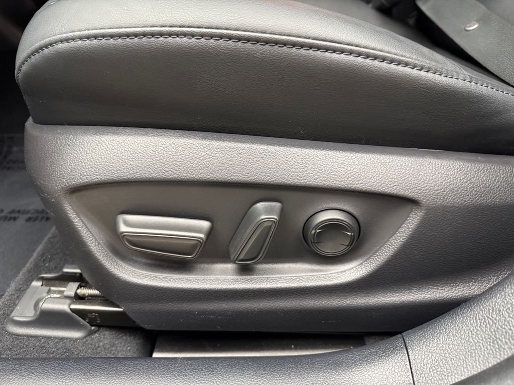 Used 2019 White Toyota Advanced image 10