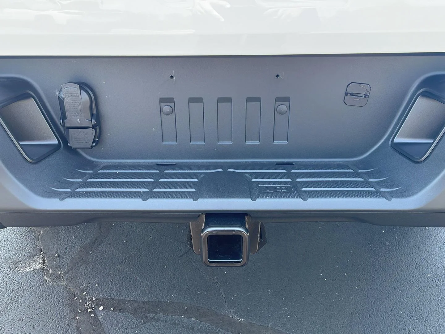 New 2026 Oxford White Ford XLT image 5
