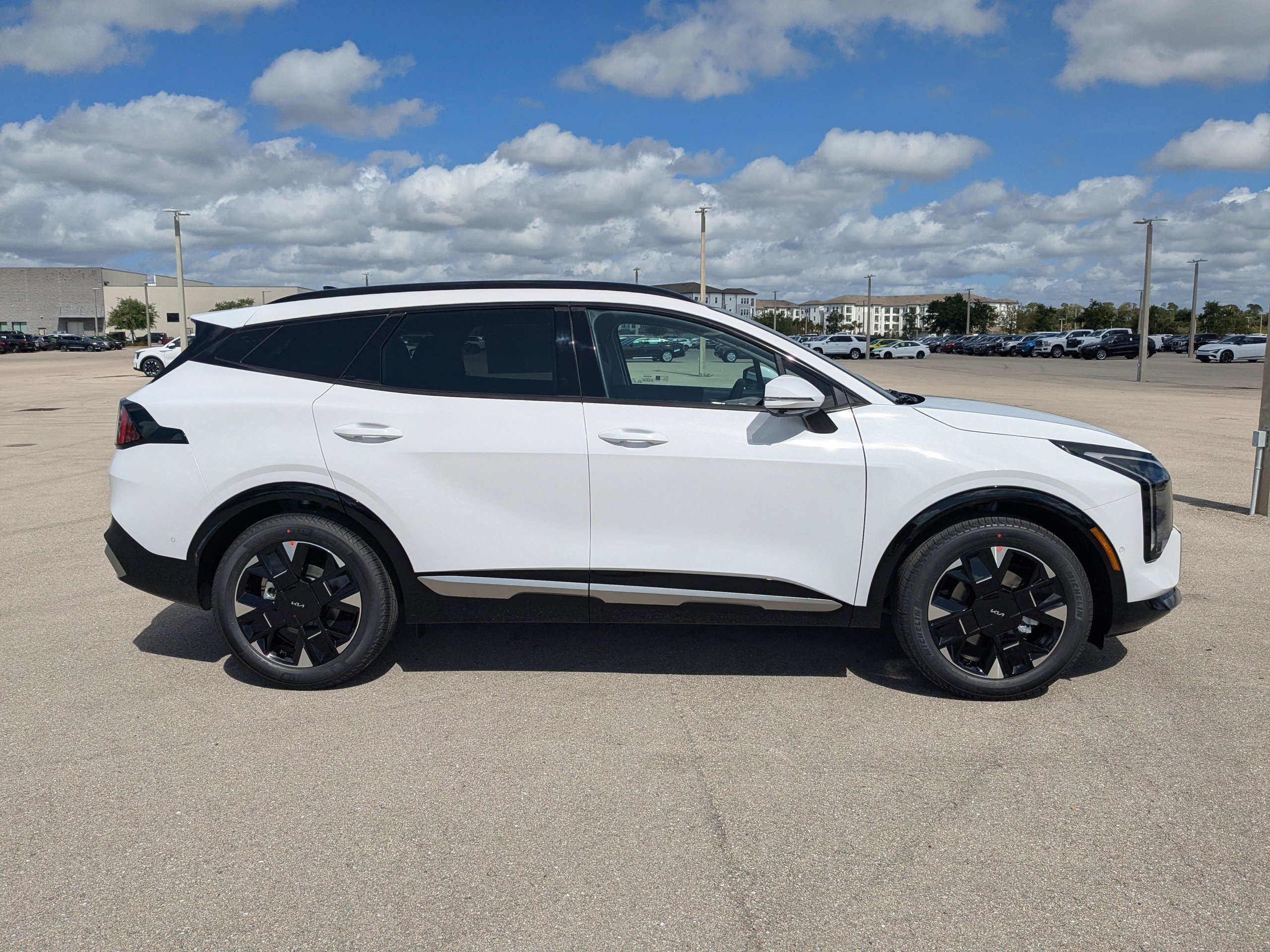New 2026 Glacial White Pearl Kia SX Prestige image 4