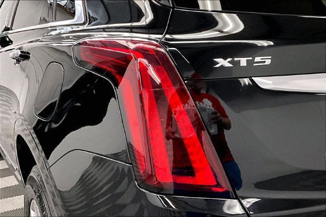 Used 2021 Stellar Black Metallic Cadillac Premium Luxury image 34