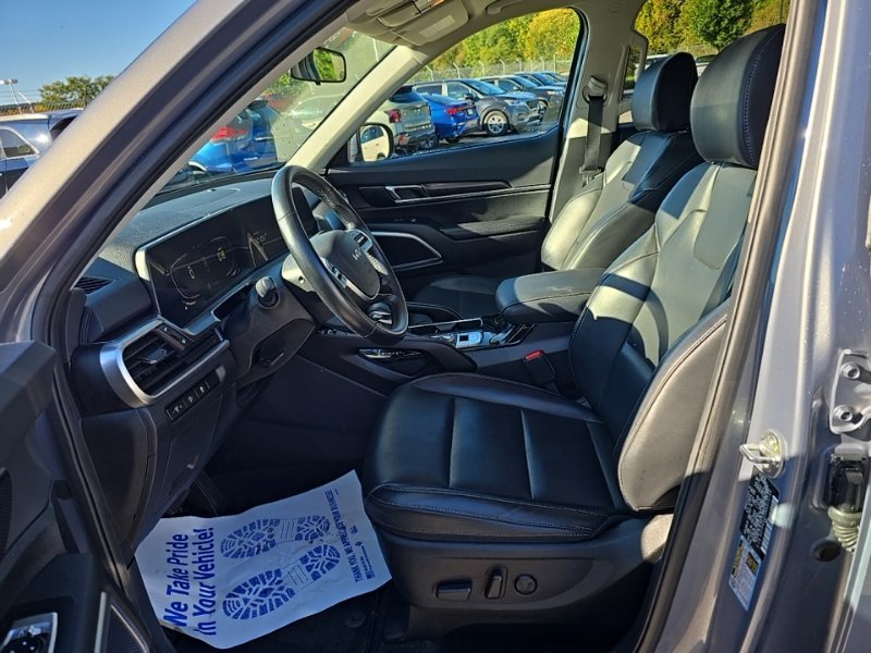 Used 2024 Silver Kia S image 24