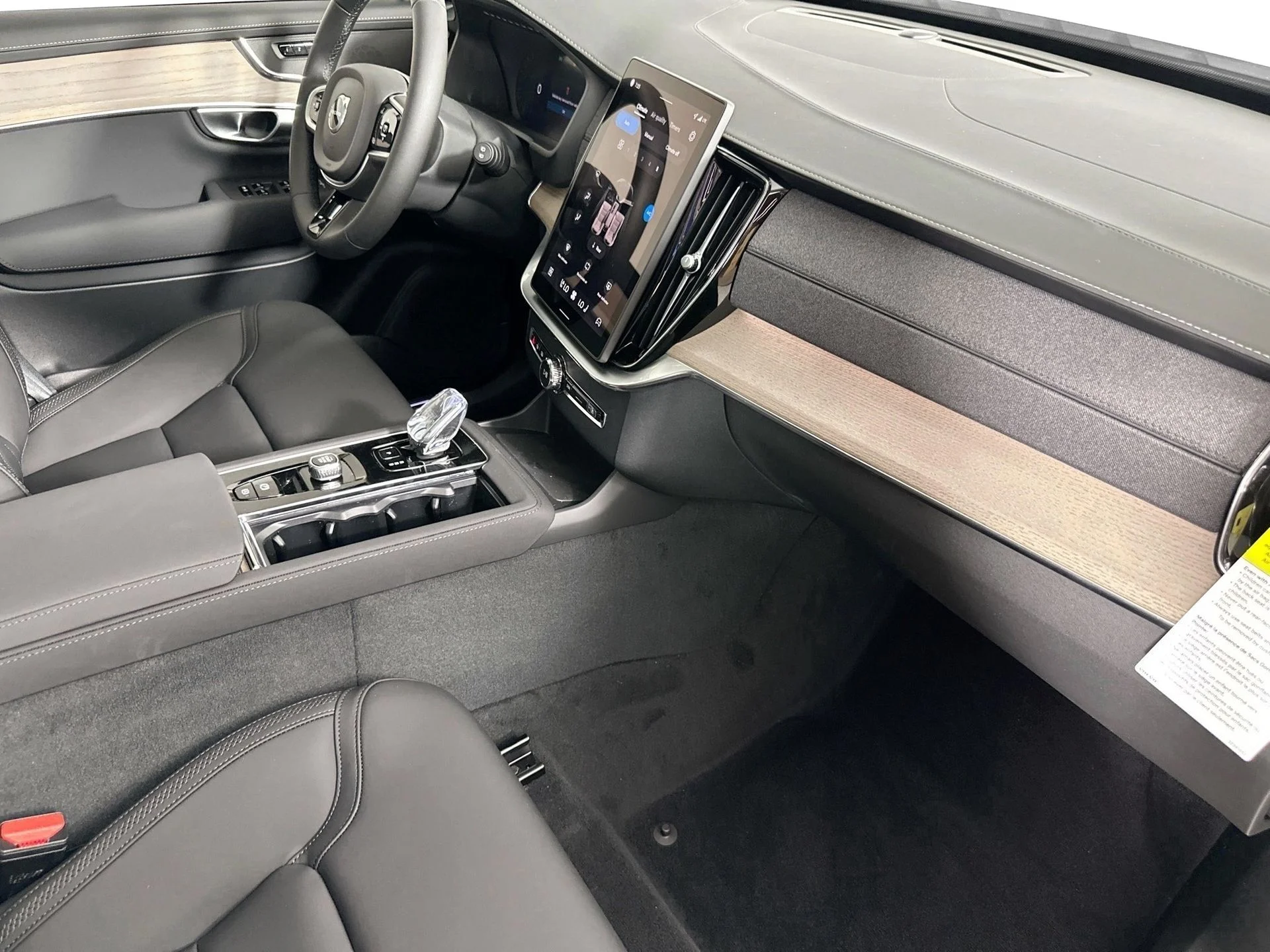 New 2026 Crystal White Volvo Plus image 31