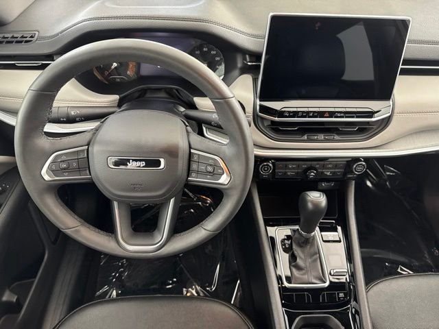 Used 2025 Silver Jeep Limited image 28