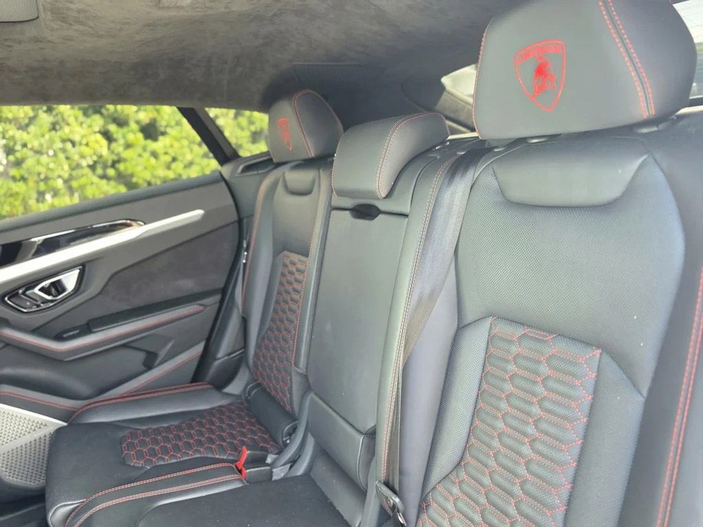 Used 2022 Bianco Icarus Metallic Lamborghini Base image 11