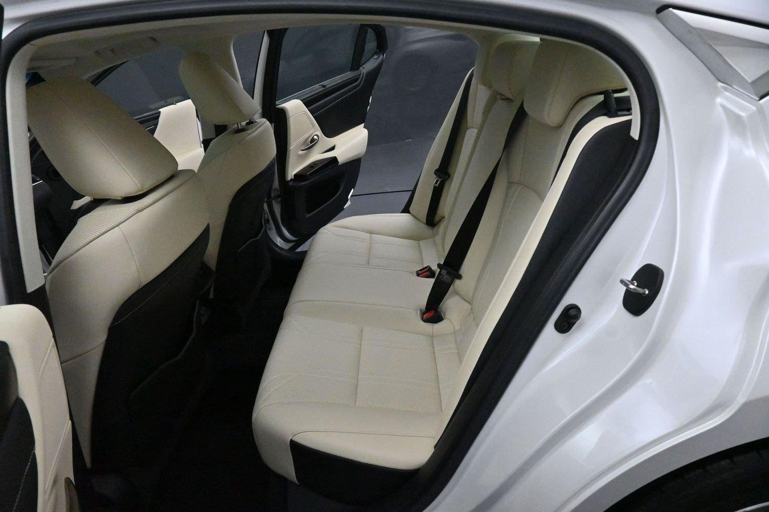 Used 2022 Eminent White Pearl Lexus ES 350 Ultra Luxury image 29