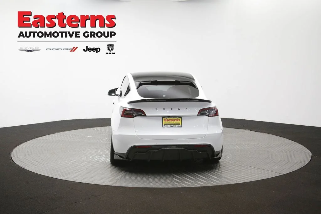Used 2022  Tesla Performance image 33