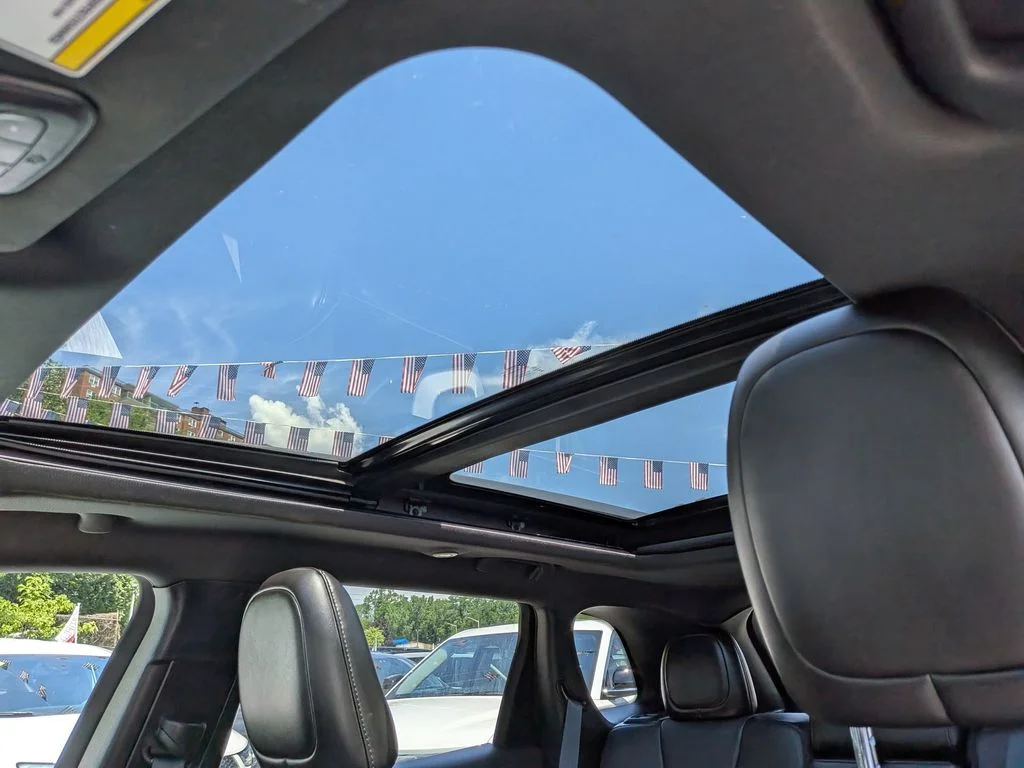 Used 2021 Black Jeep Latitude Lux image 21
