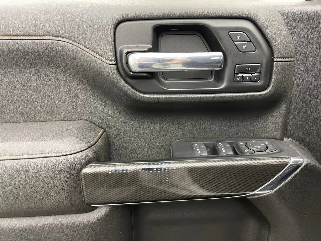 Used 2022 Summit White GMC AT4 image 16