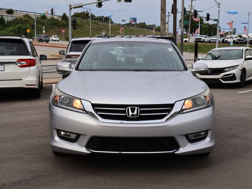 Used 2013  Honda EX-L image 2