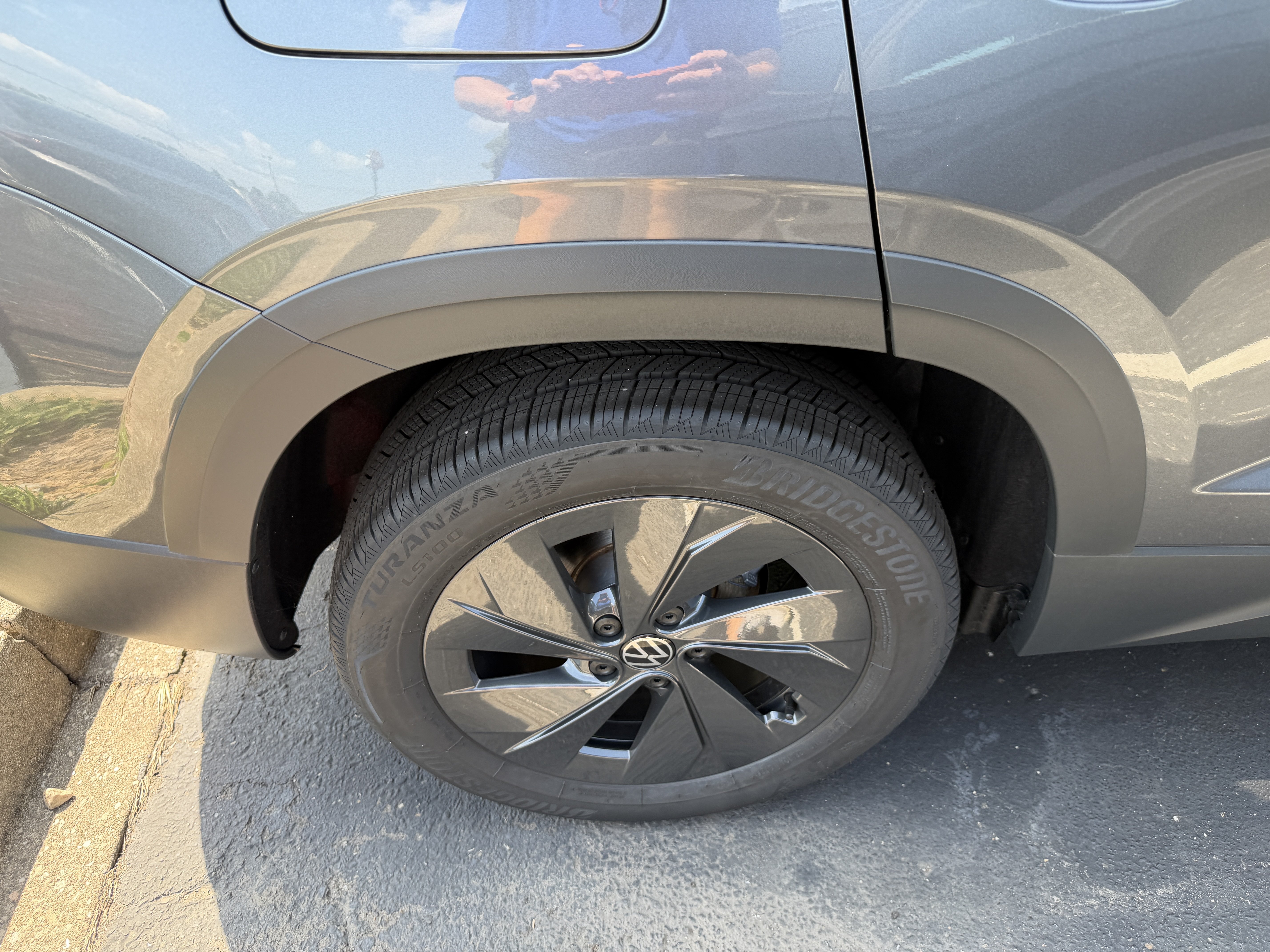 New 2026 Platinum Gray Metallic Volkswagen S image 8