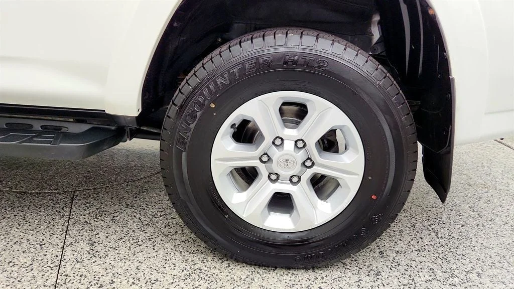 Used 2023 Ice Cap Toyota SR5 Premium 4WD w/ Power Moonroof & Trail Running Boards image 9