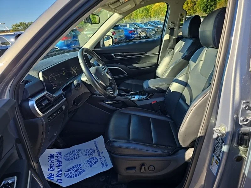 Used 2024 Silver Kia S image 24