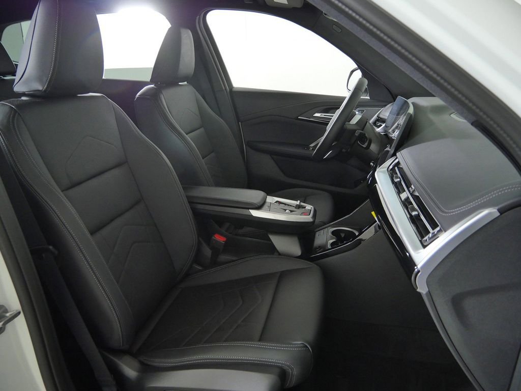 Used 2026 Alpine White BMW xDrive28i image 21
