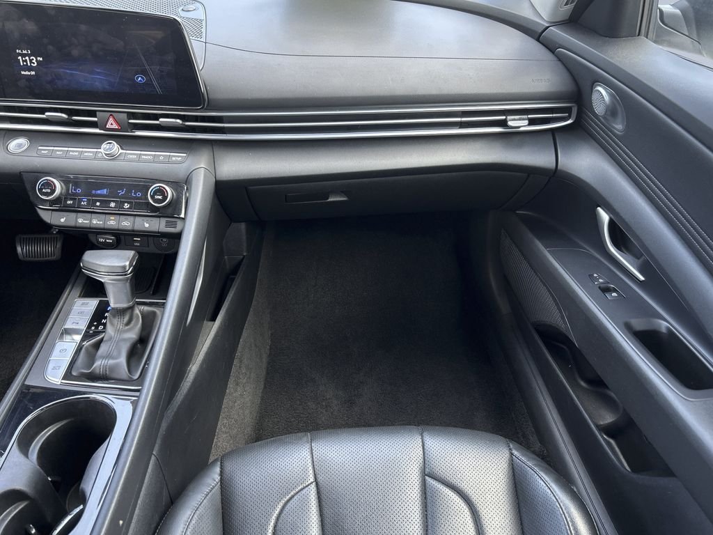 2024 Hyundai Elantra Limited - Photo 15