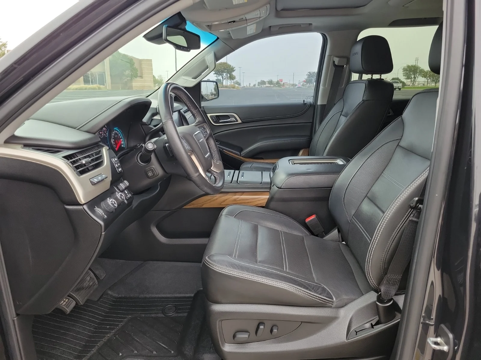 Used 2020 Black GMC 4WD Denali image 12