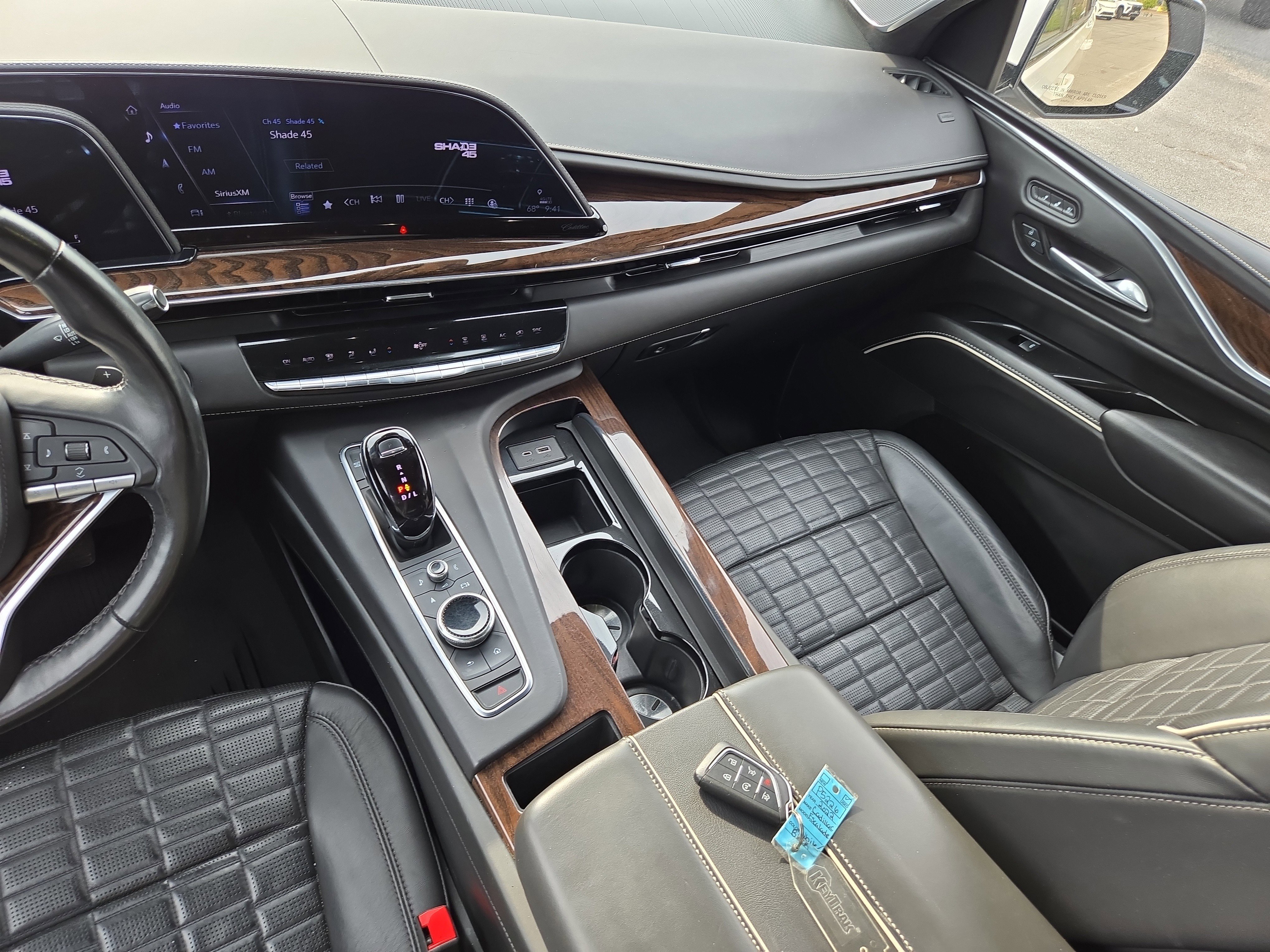 Used 2022 Crystal White Tricoat Cadillac Sport Platinum image 24