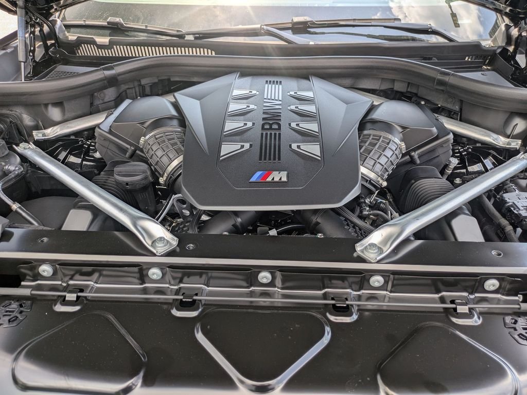 New 2027 Black Sapphire Metallic BMW M60i image 10