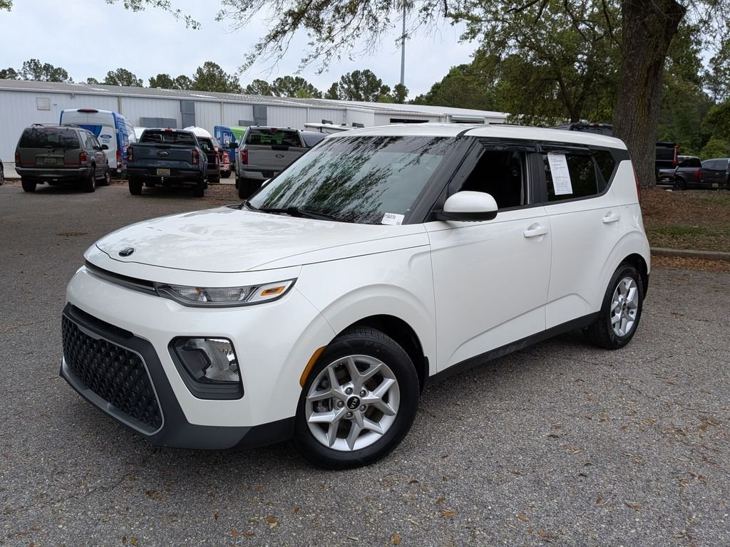 Used 2020 White Kia S image 1