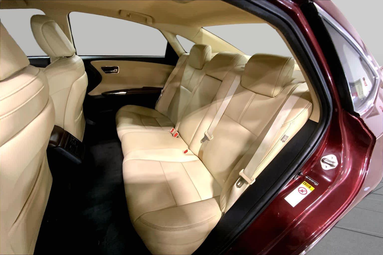 Used 2015 Ooh La La Rouge Mica Toyota XLE Touring image 21