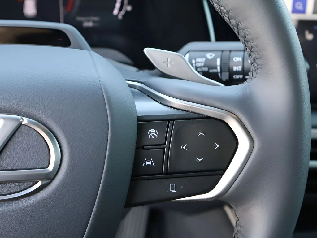 Used 2024 White Pearl Lexus 350 Premium Plus image 32