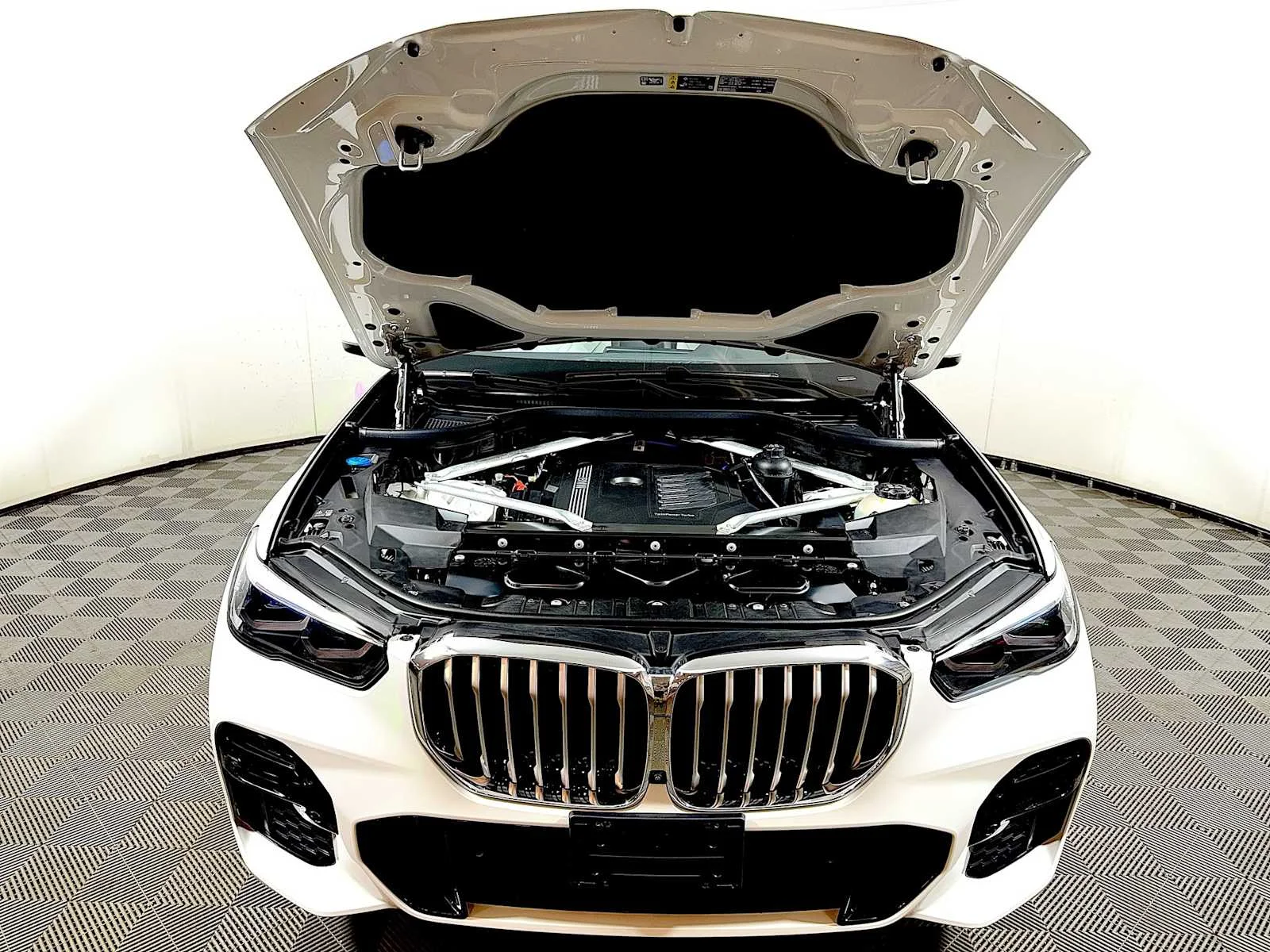 Used 2023 Mineral White Metallic BMW xDrive40i image 31