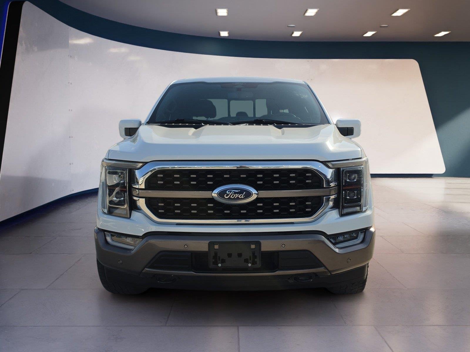 Used 2022 Star White Metallic Tri-Coat/Stone Gray Ford King Ranch image 8