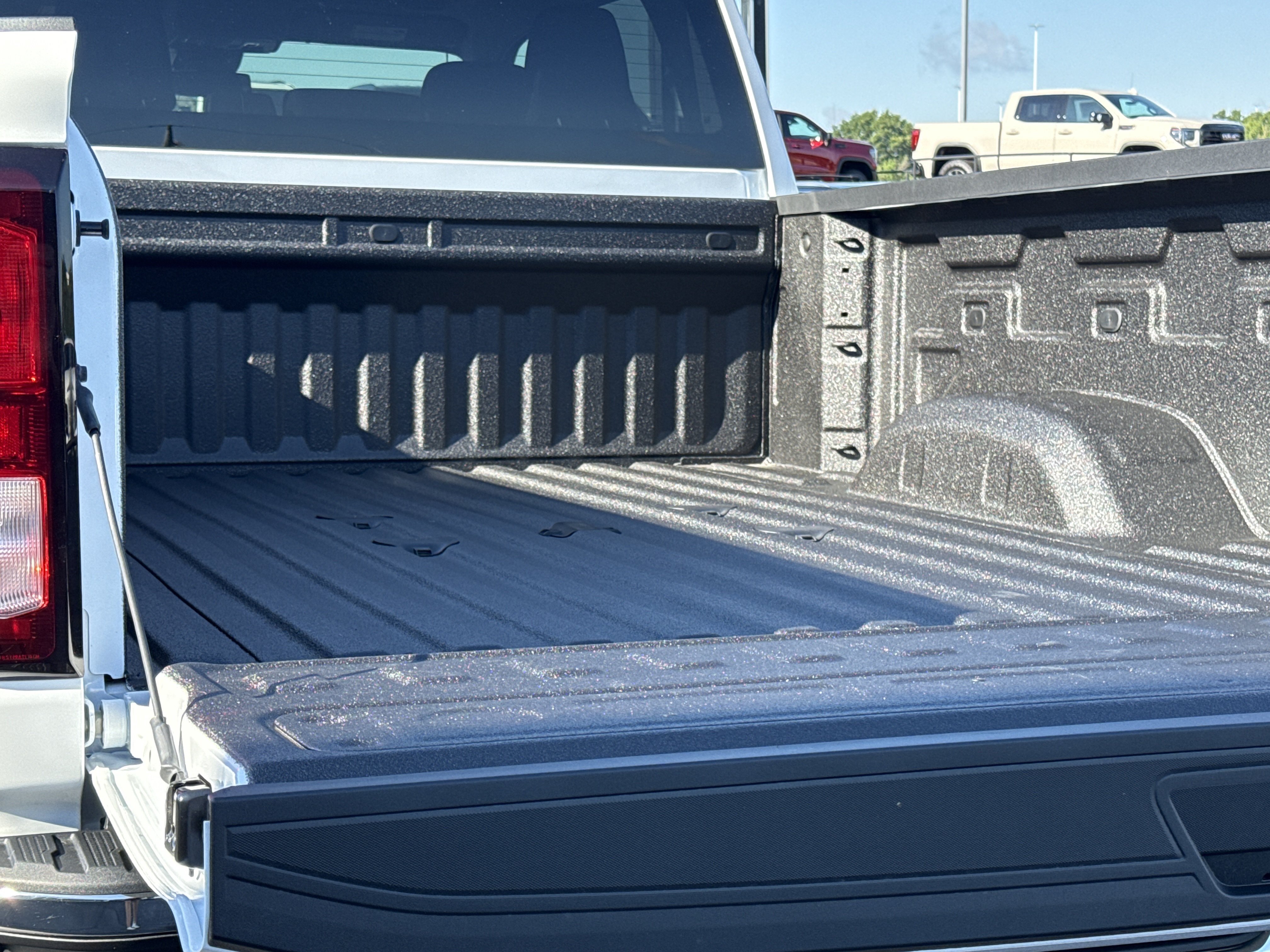 New 2026 Summit White GMC Pro image 9