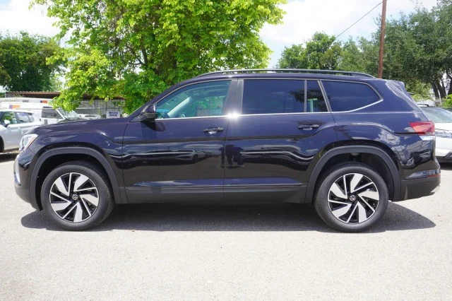 New 2026 Deep Black Pearl Volkswagen 2.0T SE W/TECHNOLOGY image 12