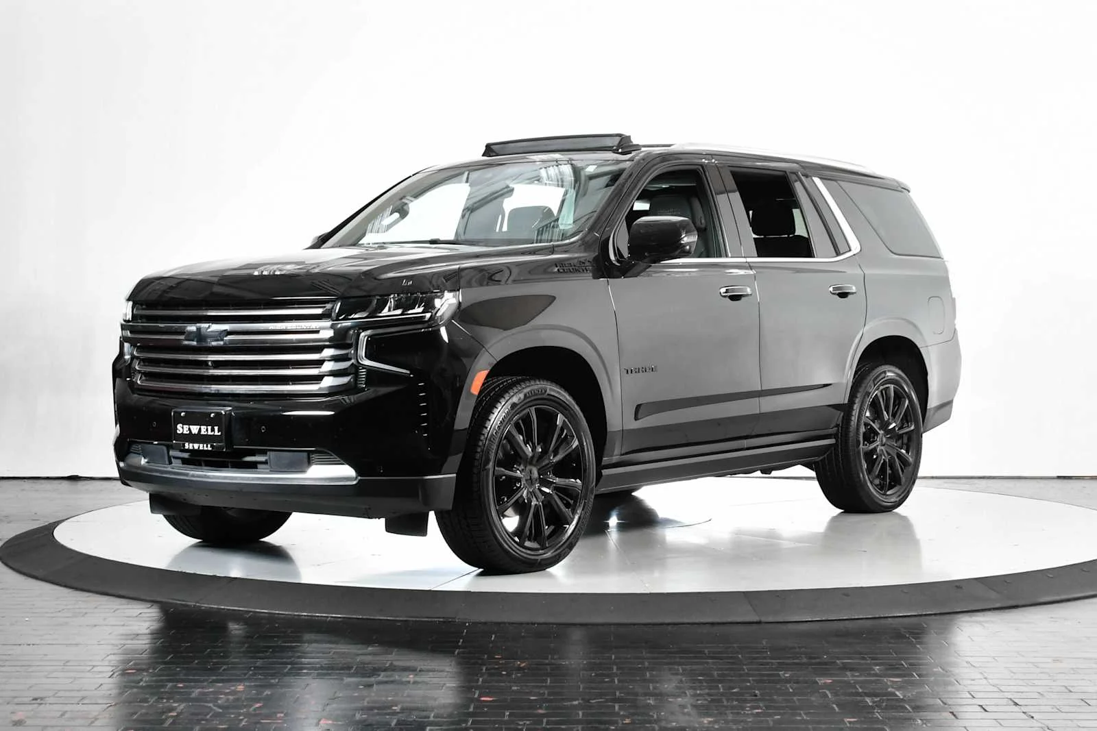 2021 Chevrolet Tahoe 4WD High Country's photo