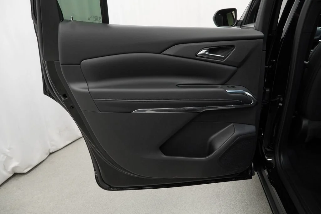 New 2027 Mosaic Black Metallic Chevrolet LT image 24