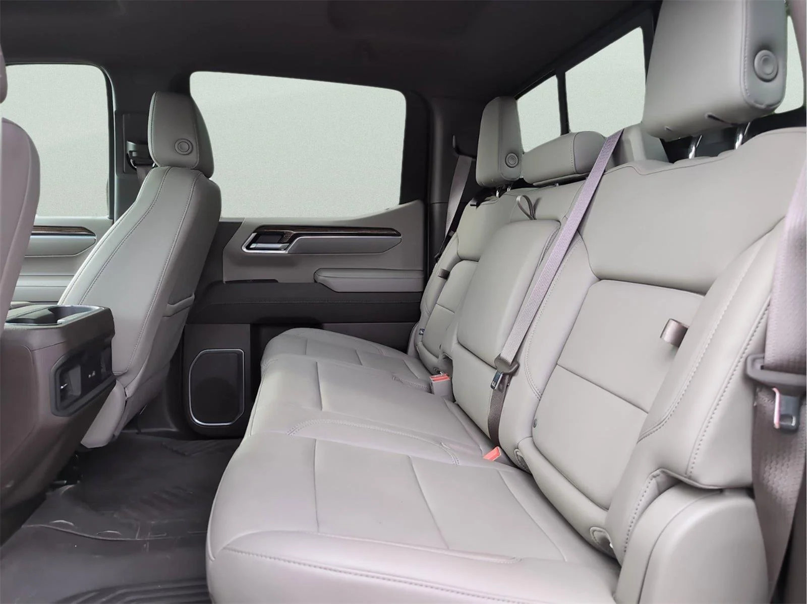 Used 2022 Summit White Chevrolet RST image 33