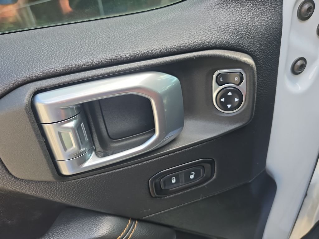 Used 2021 White Jeep Overland image 11
