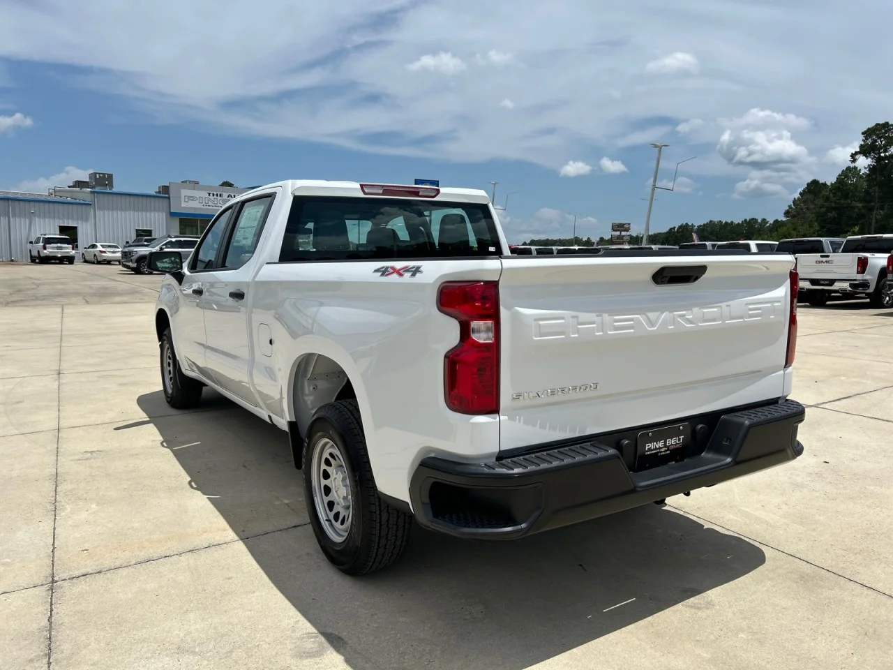 New 2026 Summit White Chevrolet WT image 4