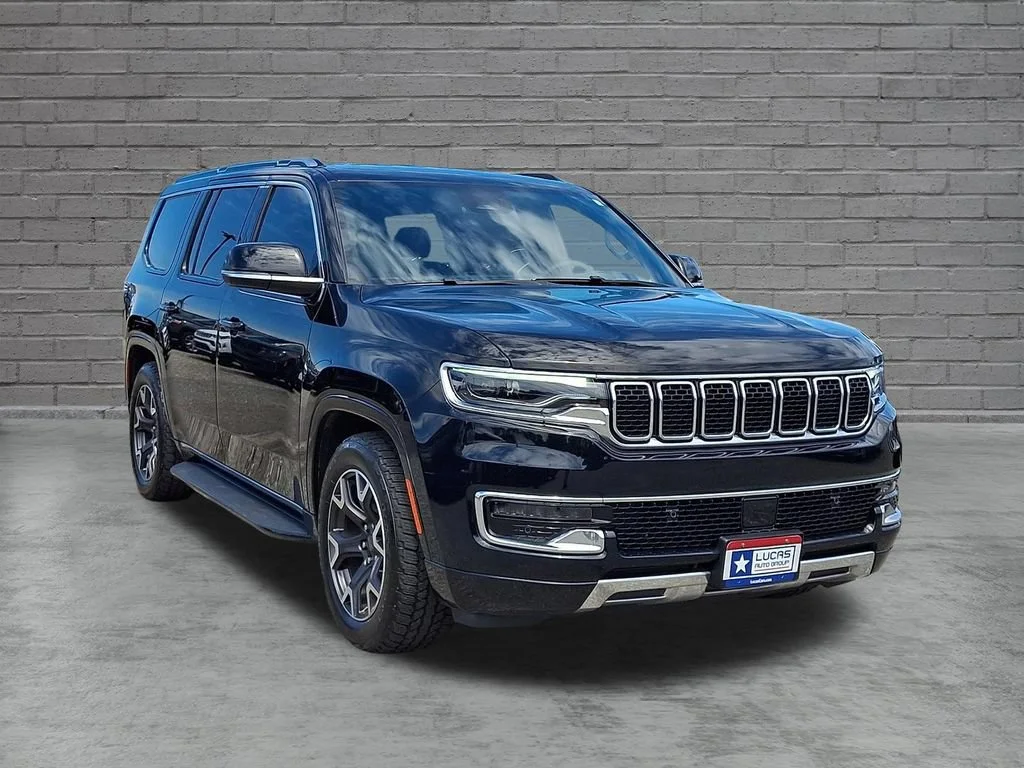 Used 2023 Diamond Black Crystal Pearlcoat Jeep Series III image 2