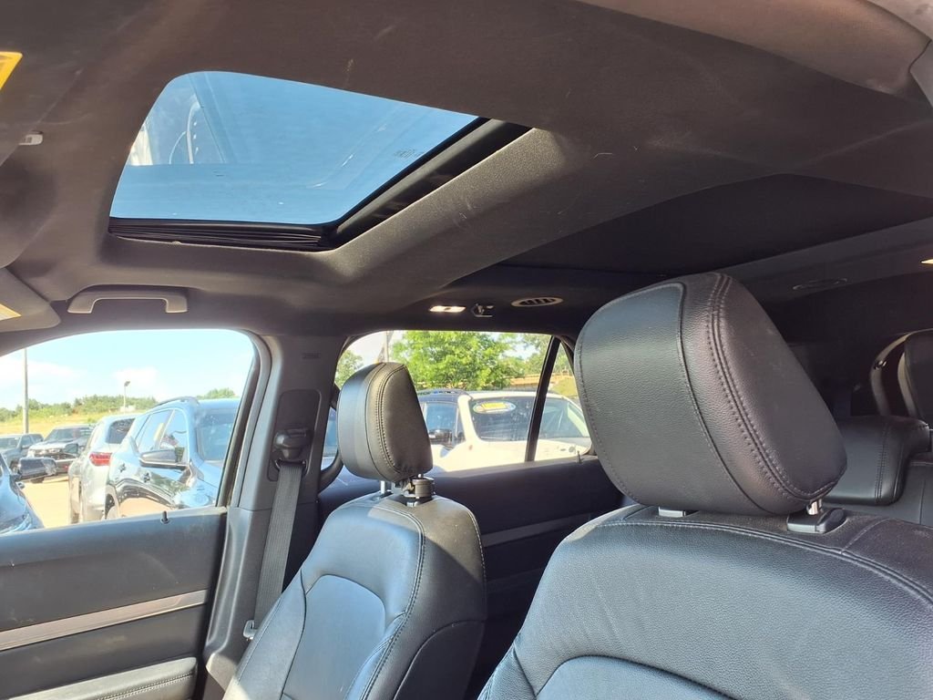 Used 2018 Black Ford XLT image 15