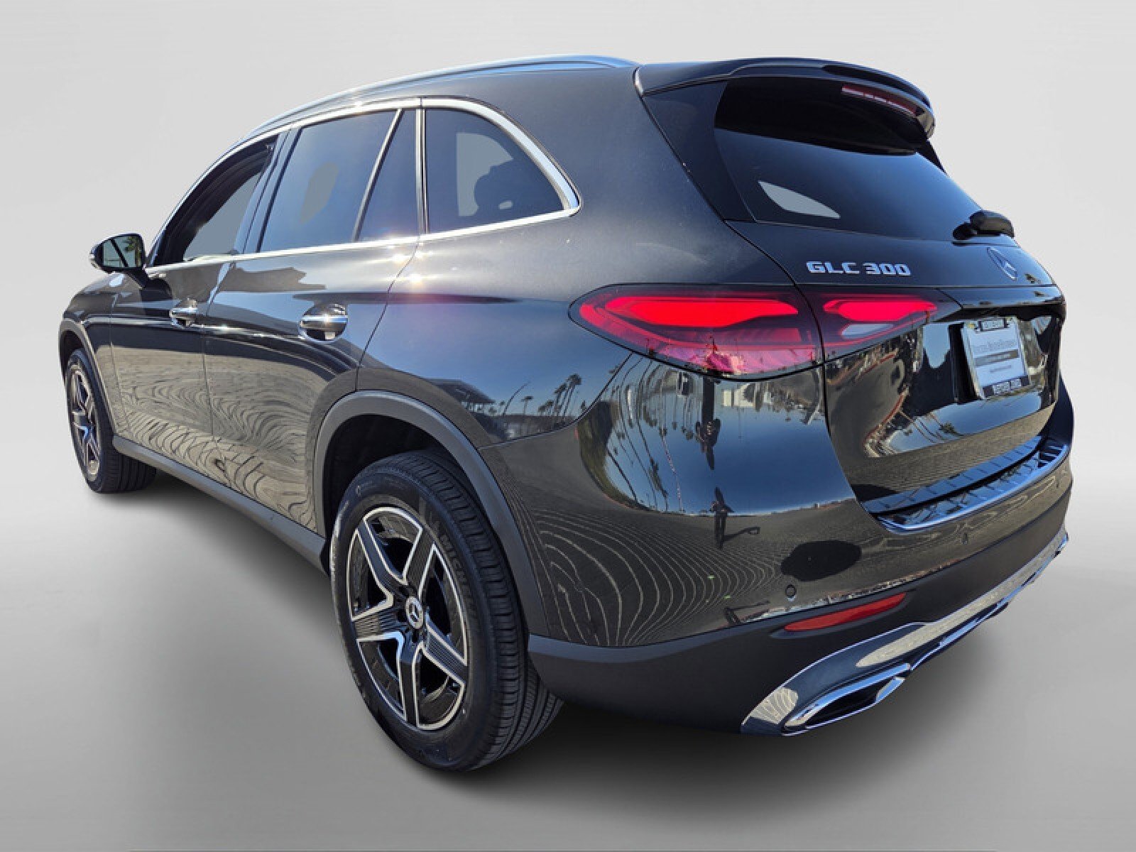 New 2026 Graphite Grey Metallic Mercedes-Benz GLC 300 SUV image 3