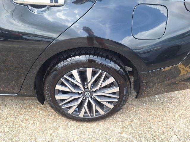Used 2024 Super Black Nissan 2.5 SV image 25