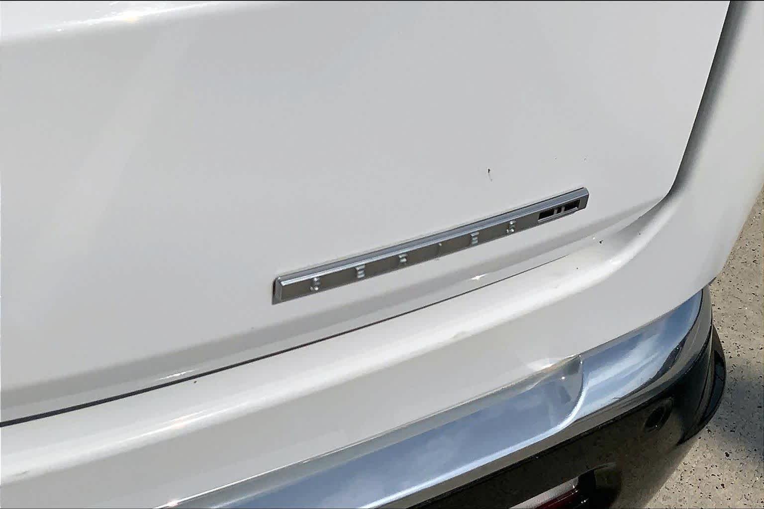 Used 2024 Bright White Clearcoat Jeep Series II image 10