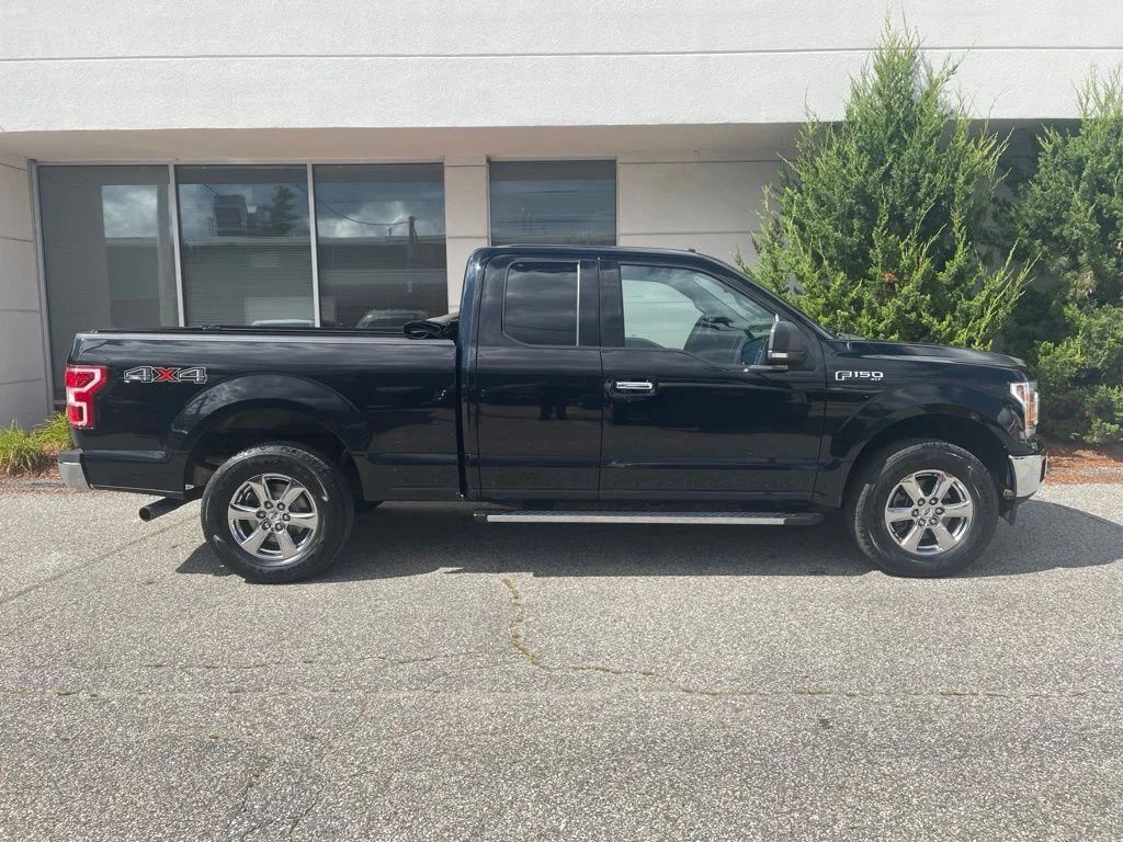Used 2018 Shadow Black Ford XLT image 7