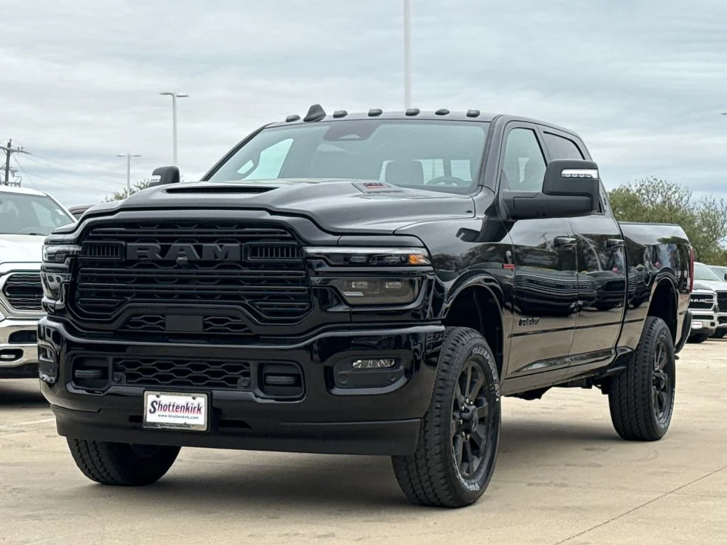 New 2026 Diamond Black Crystal Pearl-Coat Exterior Paint RAM Laramie image 3