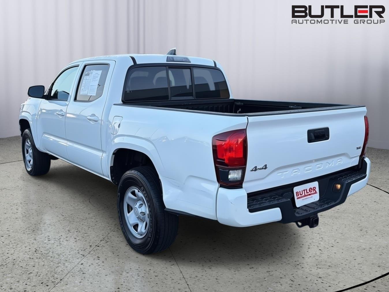 Used 2023 Ice Cap Toyota SR V6 image 4