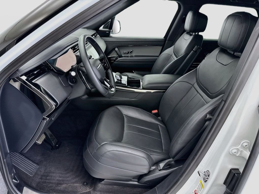 Certified Used 2025 Fuji White Land Rover Dynamic SE image 18