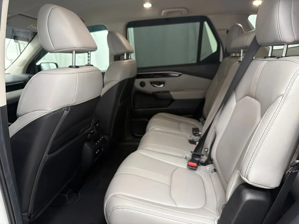 Used 2025  Honda EX-L image 23